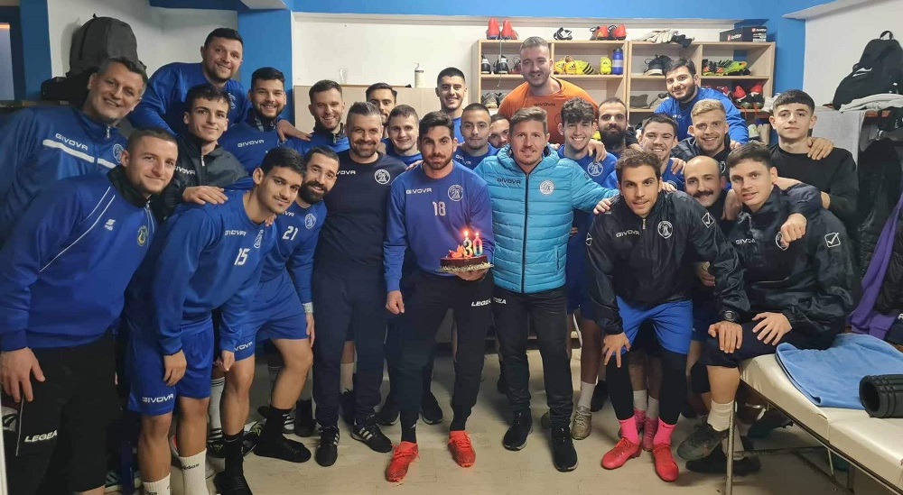 Χολαργός: Γενέθλια με την ποδοσφαιρική του οικογένεια ο Τσάγκαρης